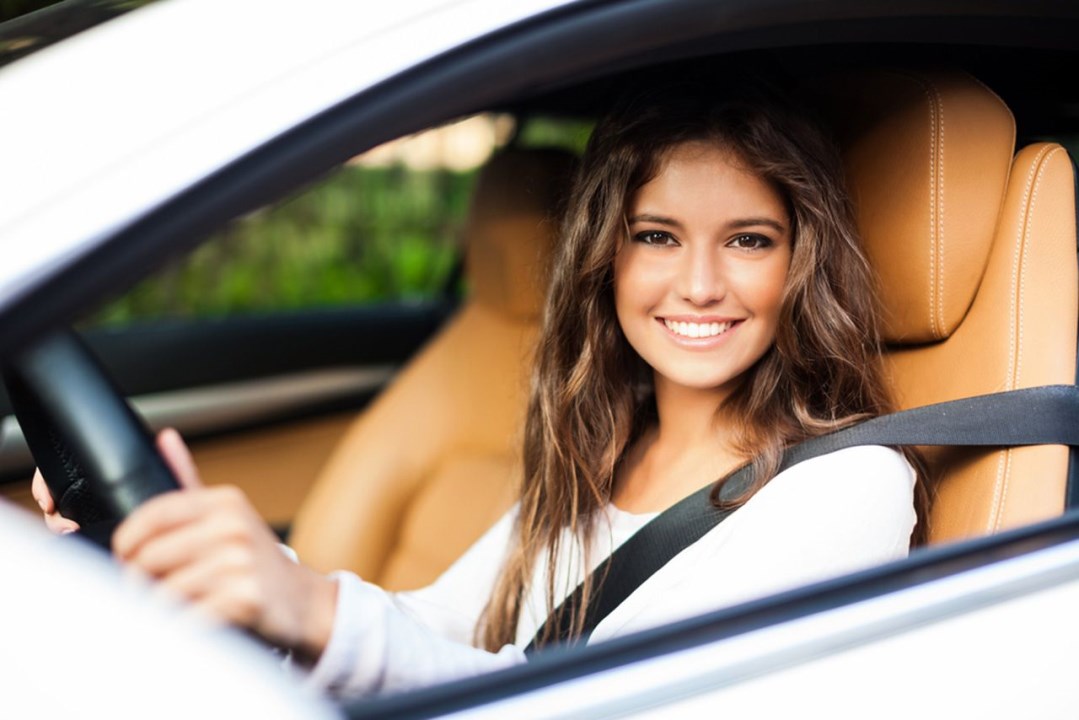 woman-driving-her-car